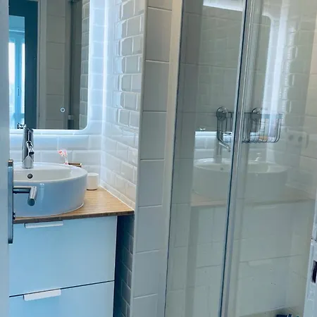 شقة 3 Chambres, Tres Lumineux, Plages Et Centre A Pied *