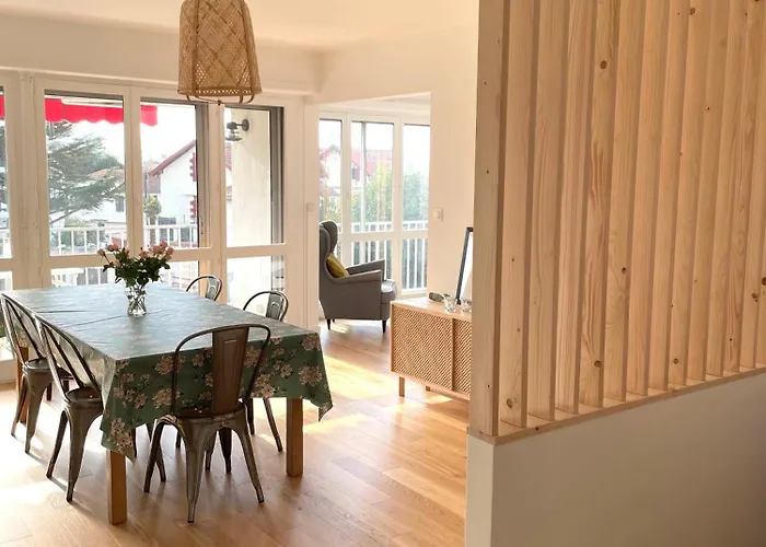 3 Chambres, Tres Lumineux, Plages Et Centre A Pied Appartement Biarritz
