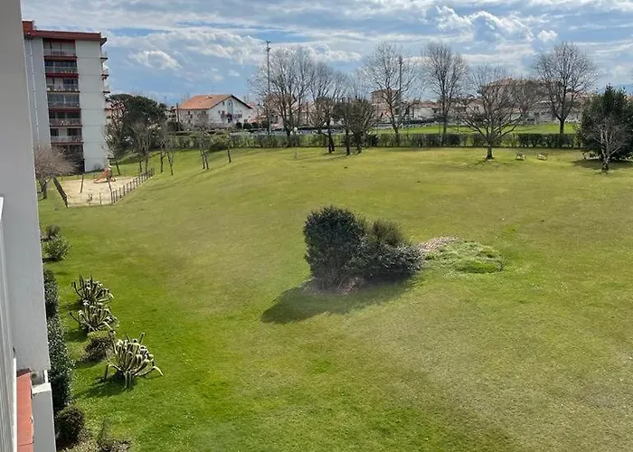 3 Chambres, Tres Lumineux, Plages Et Centre A Pied *