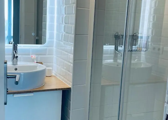 Appartement 3 Chambres, Tres Lumineux, Plages Et Centre A Pied *