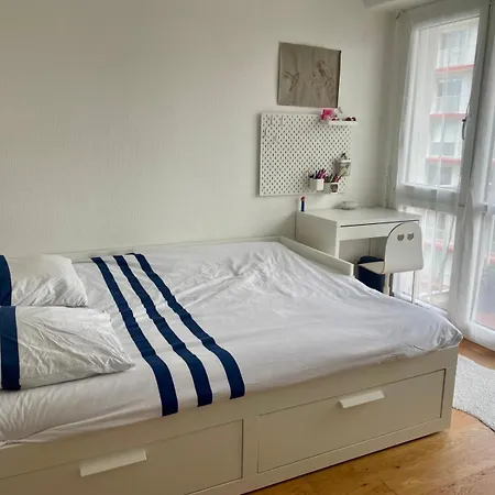 3 Chambres, Tres Lumineux, Plages Et Centre A Pied