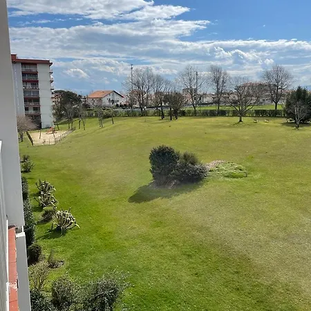 3 Chambres, Tres Lumineux, Plages Et Centre A Pied *